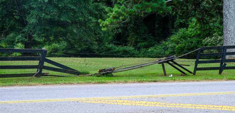 Fence Rail Repair